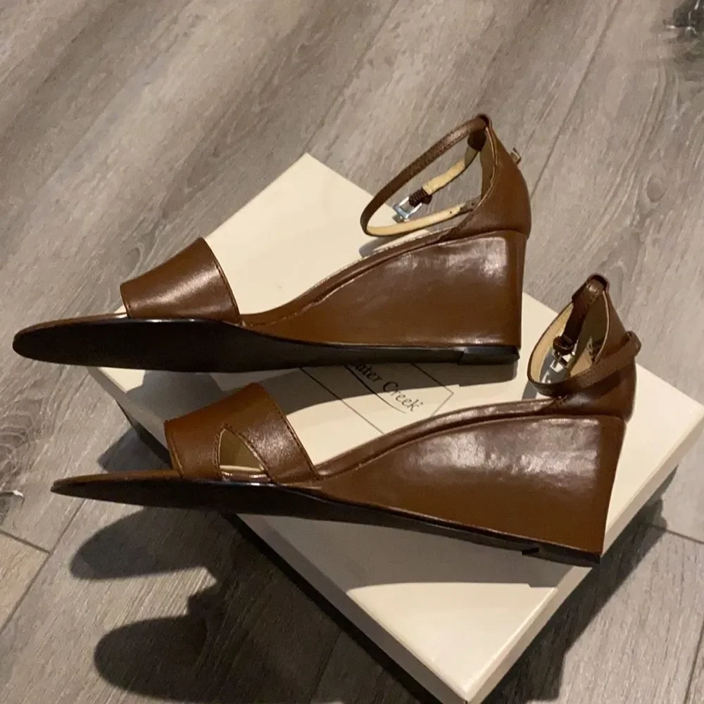 Cold Water Creek brown sandals - Picture 2 of 4